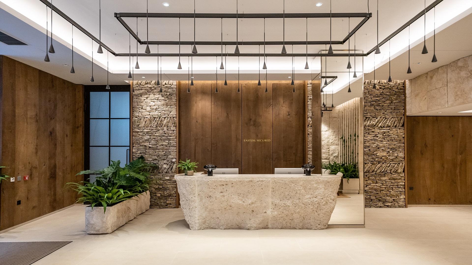 https://www.deriskuk.com/wp-content/uploads/2023/05/fit-out-options-sticky-image.jpg